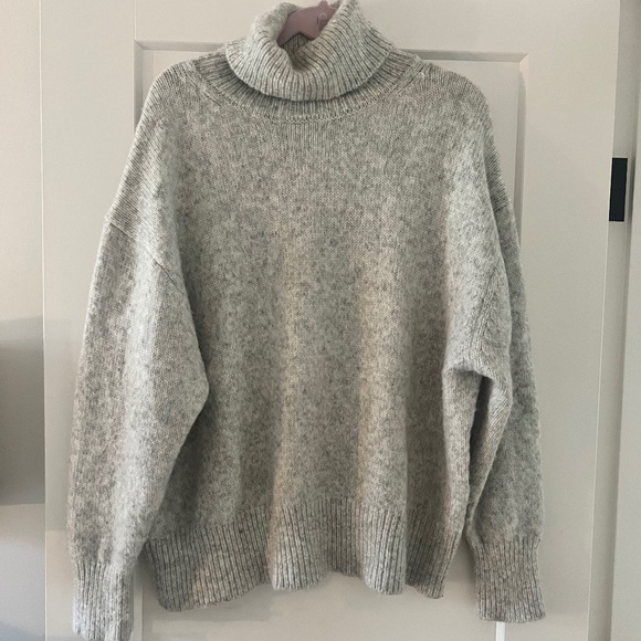 Zara Turtle Neck Sweater - Picture 1 of 6